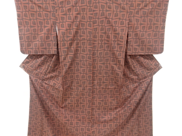 未使用品　抽象模様織り出し本場泥大島紬着物(5マルキ)